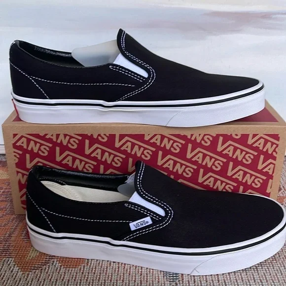 Vans WMNS Classic Slip-On BlackVN000EYEBLKSneakers